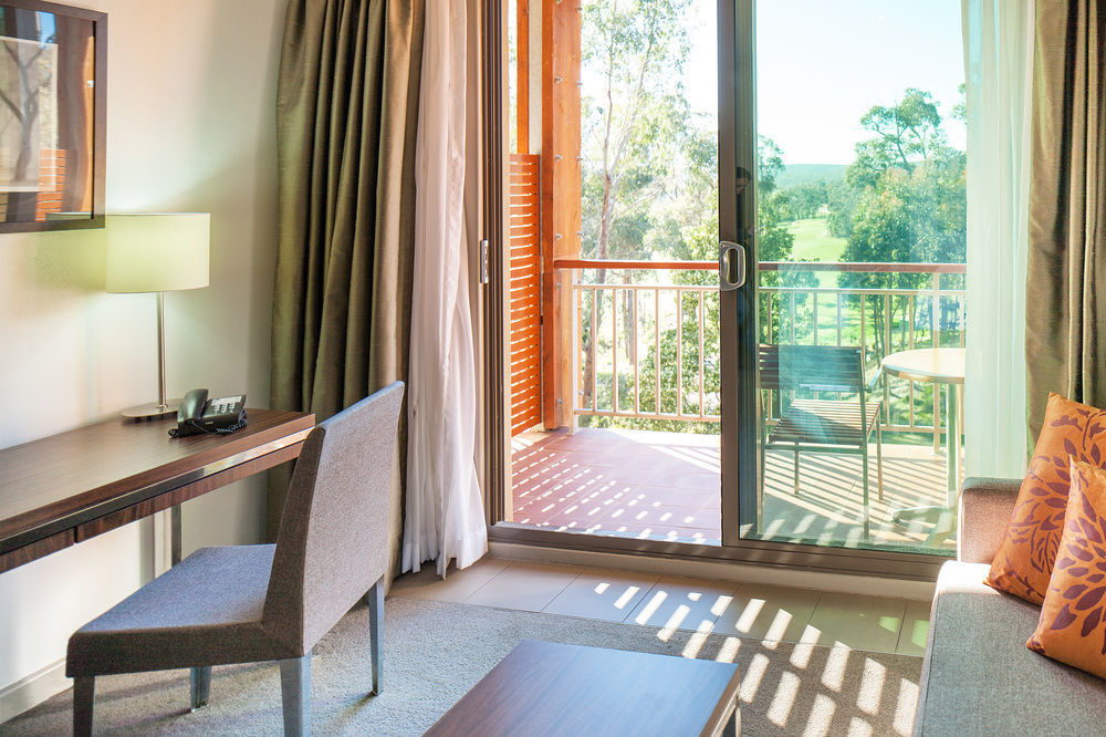 Racv Goldfields Resort Кресвик Экстерьер фото